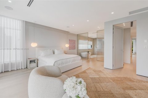 Villa ou maison à vendre à Miami, Floride: 4 chambres, 339.09 m2 № 2191377 - photo 10