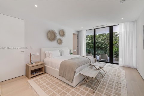 Villa ou maison à vendre à Miami, Floride: 4 chambres, 339.09 m2 № 2191377 - photo 15