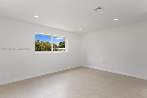 Casa en venta en Pompano Beach, Florida, 3 dormitorios, 196.67 m2 № 1935495 - foto 29