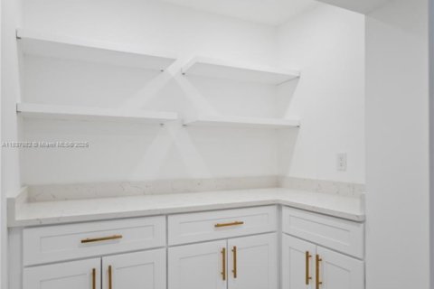 Casa en venta en Pompano Beach, Florida, 3 dormitorios, 196.67 m2 № 1935495 - foto 10