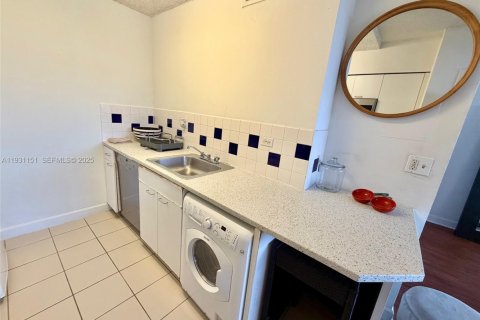 Condominio en alquiler en Miami Beach, Florida, 46.17 m2 № 1992872 - foto 7