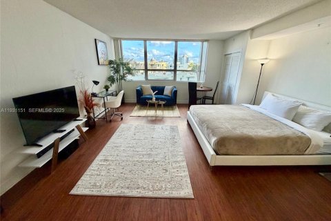 Condominio en alquiler en Miami Beach, Florida, 46.17 m2 № 1992872 - foto 5