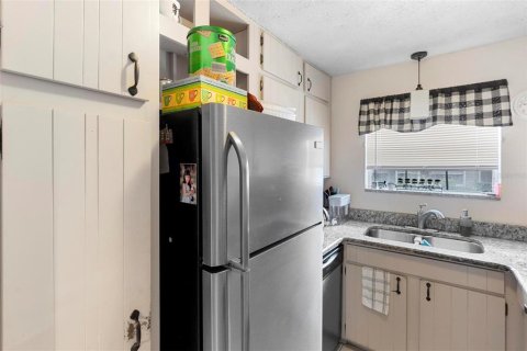 Condo in Orlando, Florida, 2 bedrooms  № 1716720 - photo 7