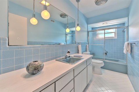 Casa en venta en New Port Richey, Florida, 4 dormitorios, 299.15 m2 № 2167527 - foto 23