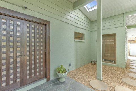 Casa en venta en New Port Richey, Florida, 4 dormitorios, 299.15 m2 № 2167527 - foto 4