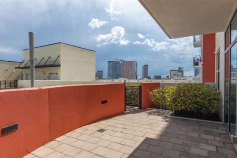 Condo in Tampa, Florida, 2 bedrooms  № 1801436 - photo 27