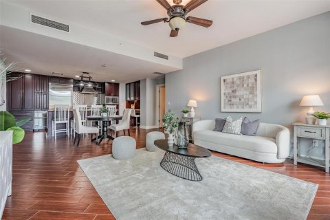 Condo in Tampa, Florida, 2 bedrooms  № 1801436 - photo 16