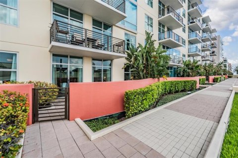Condo in Tampa, Florida, 2 bedrooms  № 1801436 - photo 29