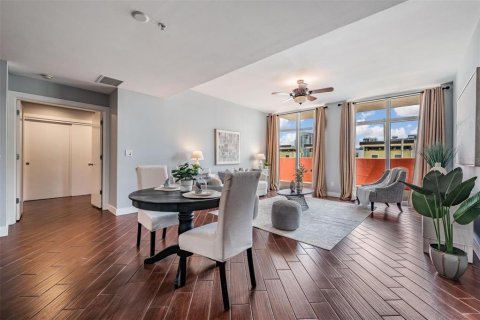 Condo in Tampa, Florida, 2 bedrooms  № 1801436 - photo 11