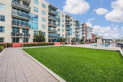 Condo in Tampa, Florida, 2 bedrooms  № 1801436 - photo 30