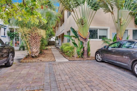 Apartment in Miami Beach, Florida 2 bedrooms, 92.9 sq.m. № 2401323