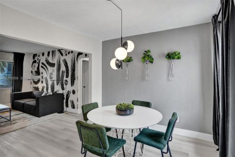 Apartment in Miami Beach, Florida 2 bedrooms, 92.9 sq.m. № 2401323 - photo 15