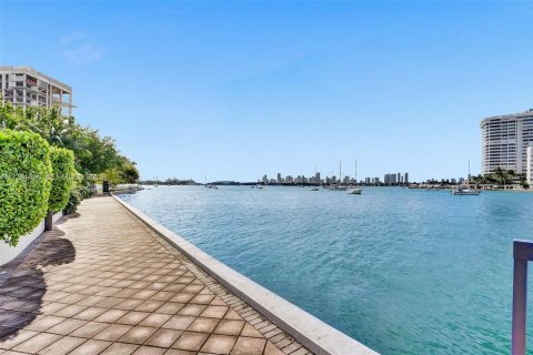 Apartment in Miami Beach, Florida 2 bedrooms, 92.9 sq.m. № 2401323 - photo 2