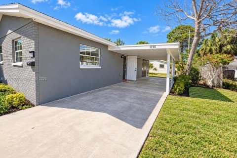 Villa ou maison à louer à Saint Petersburg, Floride: 2 chambres, 75.81 m2 № 2400617 - photo 2