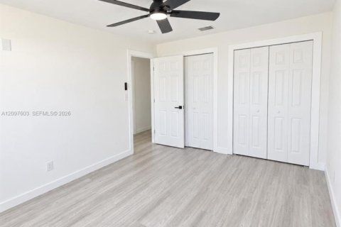Villa ou maison à louer à Saint Petersburg, Floride: 2 chambres, 75.81 m2 № 2400617 - photo 11