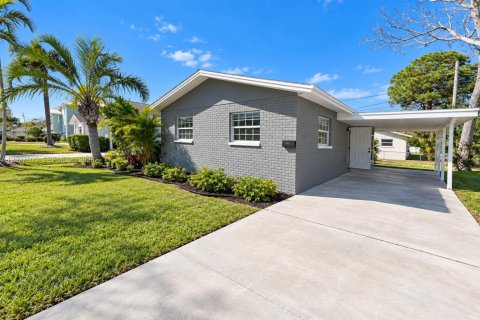 Villa ou maison à Saint Petersburg, Floride 2 chambres, 75.81 m2 № 2400617