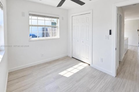 Villa ou maison à louer à Saint Petersburg, Floride: 2 chambres, 75.81 m2 № 2400617 - photo 12