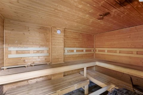 Купить кондоминиум в Майами, Флорида 1 спальня, 73.39м2, № 1999319 - фото 17