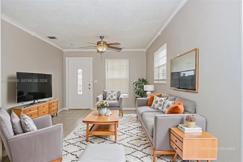 Снять в аренду виллу или дом в Уэст-Палм-Бич, Флорида 4 спальни, 179.49м2, № 2029029 - фото 5