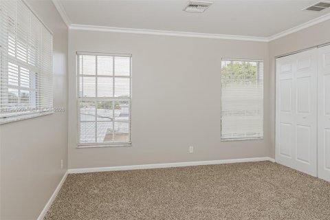 Снять в аренду виллу или дом в Уэст-Палм-Бич, Флорида 4 спальни, 179.49м2, № 2029029 - фото 10