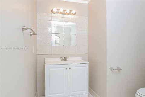 Снять в аренду виллу или дом в Уэст-Палм-Бич, Флорида 4 спальни, 179.49м2, № 2029029 - фото 15