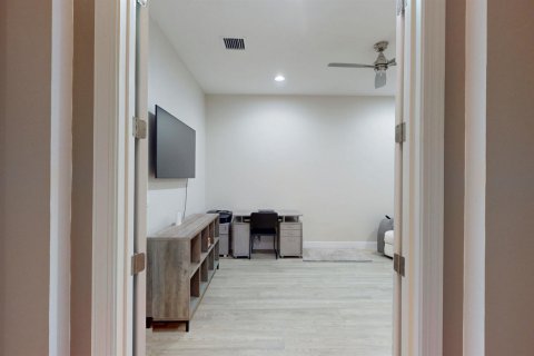 Villa ou maison à vendre à Port St. Lucie, Floride: 2 chambres, 171.13 m2 № 2325338 - photo 4