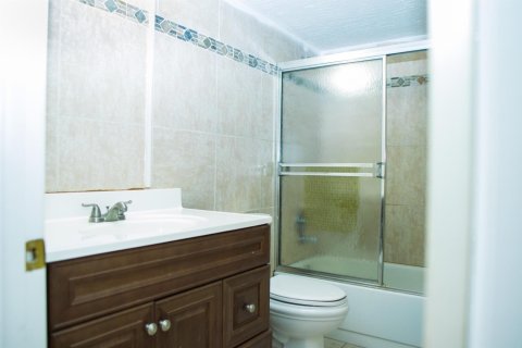 Copropriété à vendre à Margate, Floride: 2 chambres, 94.67 m2 № 1058822 - photo 1