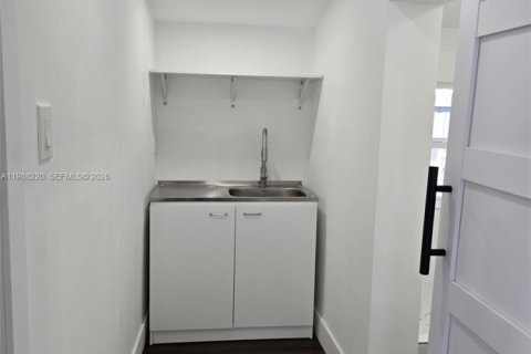 Casa en alquiler en Miami, Florida, 3 dormitorios, 120.4 m2 № 2051343 - foto 20