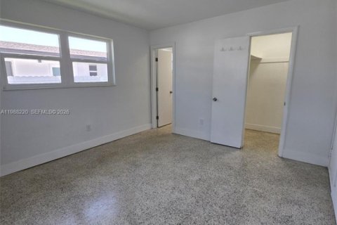 Casa en alquiler en Miami, Florida, 3 dormitorios, 120.4 m2 № 2051343 - foto 19