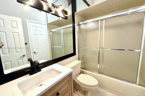 Touwnhouse à louer à Hallandale Beach, Floride: 2 chambres, 156.08 m2 № 2001300 - photo 11