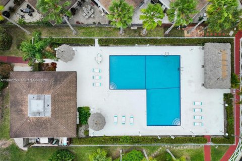 Touwnhouse à louer à Hallandale Beach, Floride: 2 chambres, 156.08 m2 № 2001300 - photo 4