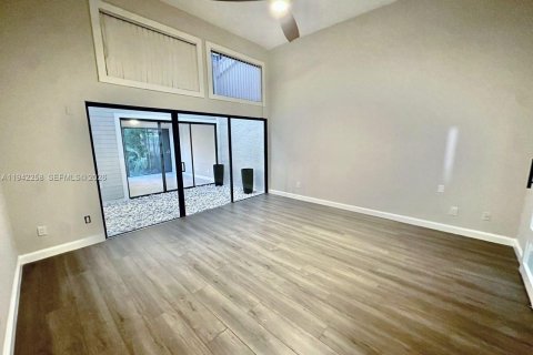 Touwnhouse à louer à Hallandale Beach, Floride: 2 chambres, 156.08 m2 № 2001300 - photo 10