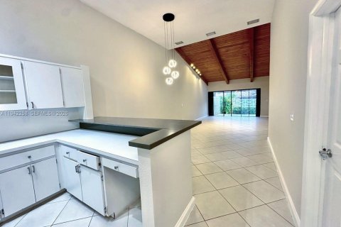 Touwnhouse à louer à Hallandale Beach, Floride: 2 chambres, 156.08 m2 № 2001300 - photo 8