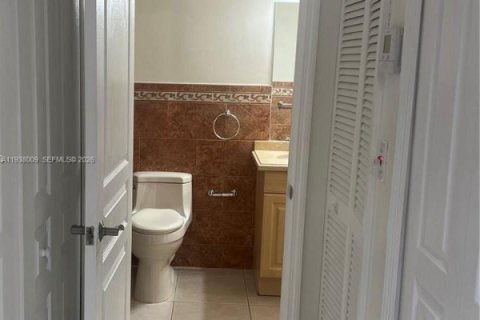 Condo in Miami, Florida, 1 bedroom  № 2000660 - photo 20