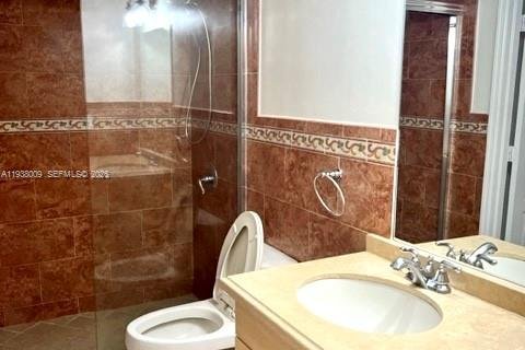 Condo in Miami, Florida, 1 bedroom  № 2000660 - photo 16