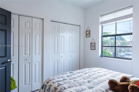 Townhouse in Homestead, Florida 3 bedrooms, 130.25 sq.m. № 2044663 - photo 18