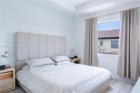 Townhouse in Homestead, Florida 3 bedrooms, 130.25 sq.m. № 2044663 - photo 11