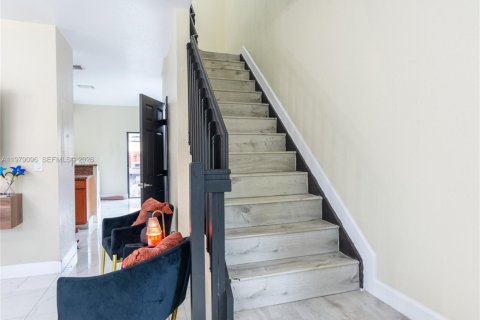 Townhouse in Homestead, Florida 3 bedrooms, 130.25 sq.m. № 2044663 - photo 9