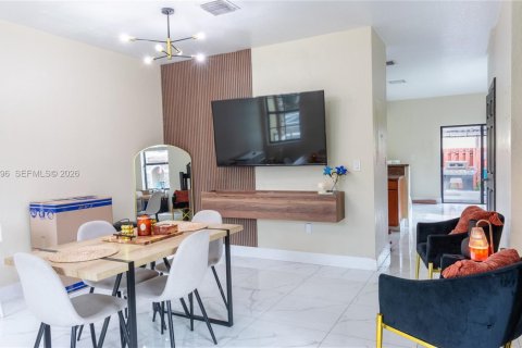 Townhouse in Homestead, Florida 3 bedrooms, 130.25 sq.m. № 2044663 - photo 2