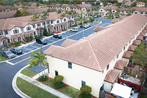 Townhouse in Homestead, Florida 3 bedrooms, 130.25 sq.m. № 2044663 - photo 27