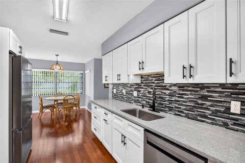 Villa ou maison à vendre à Tampa, Floride: 3 chambres, 150.69 m2 № 2426034 - photo 12