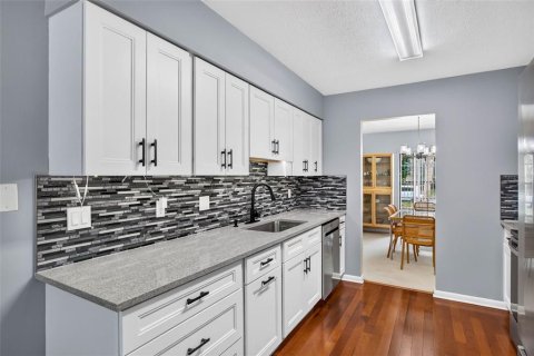 Villa ou maison à vendre à Tampa, Floride: 3 chambres, 150.69 m2 № 2426034 - photo 10