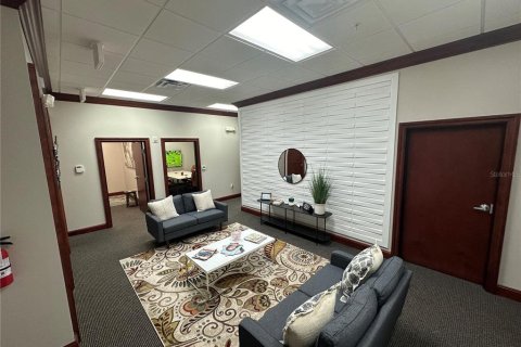 Propiedad comercial en alquiler en Orlando, Florida, 107.77 m2 № 1777288 - foto 9