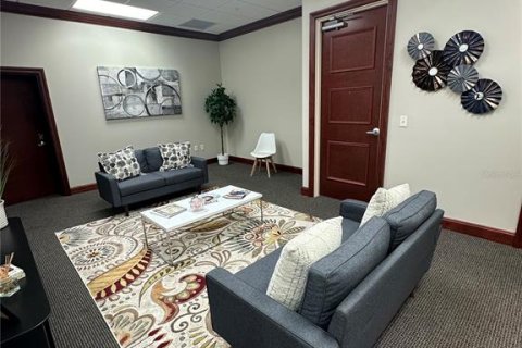 Propiedad comercial en alquiler en Orlando, Florida, 107.77 m2 № 1777288 - foto 8