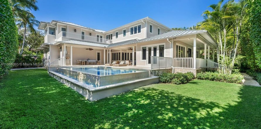 Casa en Miami Beach, Florida 4 dormitorios, 494.15 m2 № 1970686