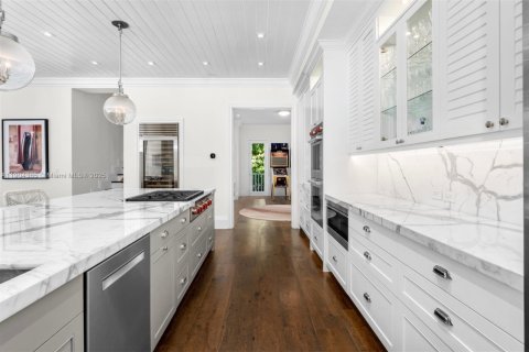 Casa en venta en Miami Beach, Florida, 4 dormitorios, 494.15 m2 № 1970686 - foto 5