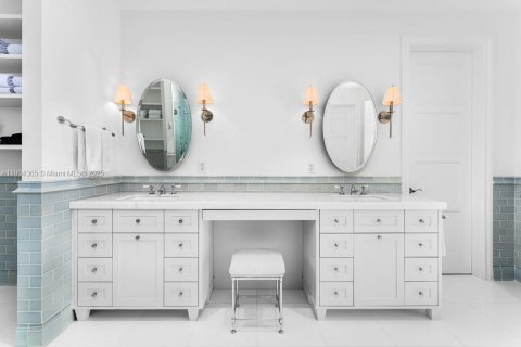 Casa en venta en Miami Beach, Florida, 4 dormitorios, 494.15 m2 № 1970686 - foto 19