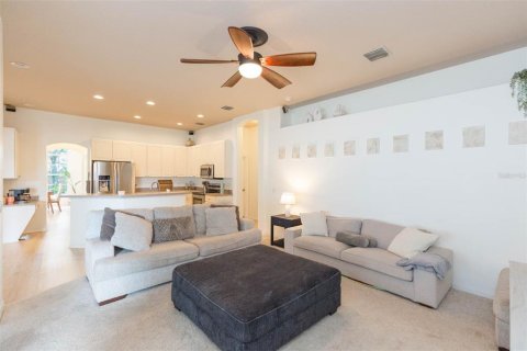 Casa en venta en Brandon, Florida, 3 dormitorios, 180.51 m2 № 1827946 - foto 15