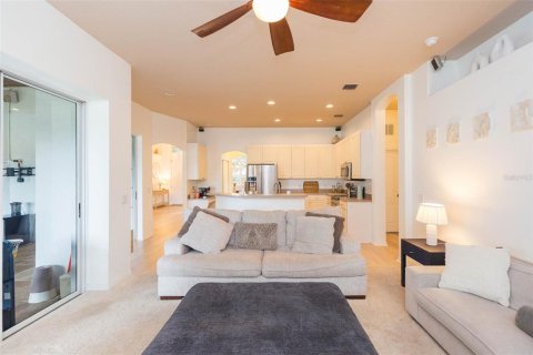 Casa en venta en Brandon, Florida, 3 dormitorios, 180.51 m2 № 1827946 - foto 13