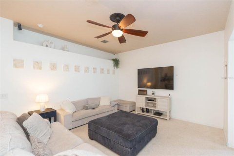 Casa en venta en Brandon, Florida, 3 dormitorios, 180.51 m2 № 1827946 - foto 12